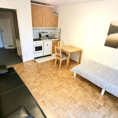 Apartment Schwabing With Garden Views Munich